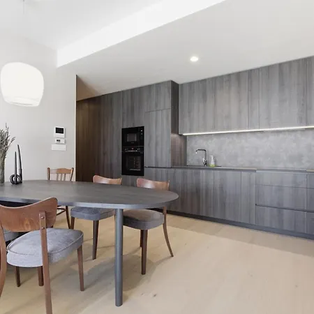 Eurovea Tower 33rd Floor Free Parking アパート ブラチスラヴァ