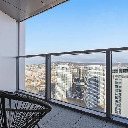 Eurovea Tower 33rd Floor Free Parking Apartment *