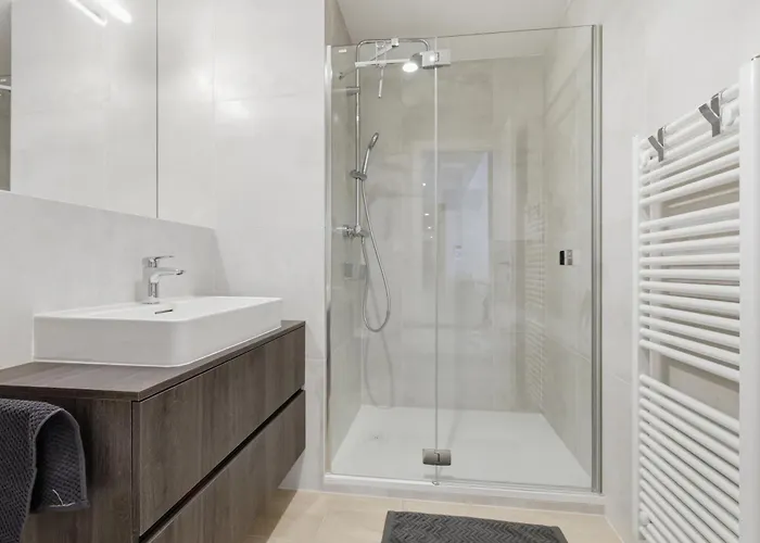 Eurovea Tower 33rd Floor Free Parking Apartment