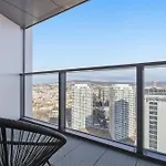Eurovea Tower 33rd Floor Free Parking Apartment *